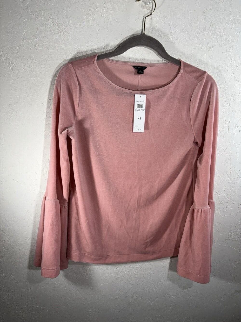 Ann Taylor New With Tags Pink Velvet Bell Sleeve Woman’s Size XS Blouse Stretch